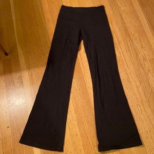 Reversible black Lululemon flare leggings, 2